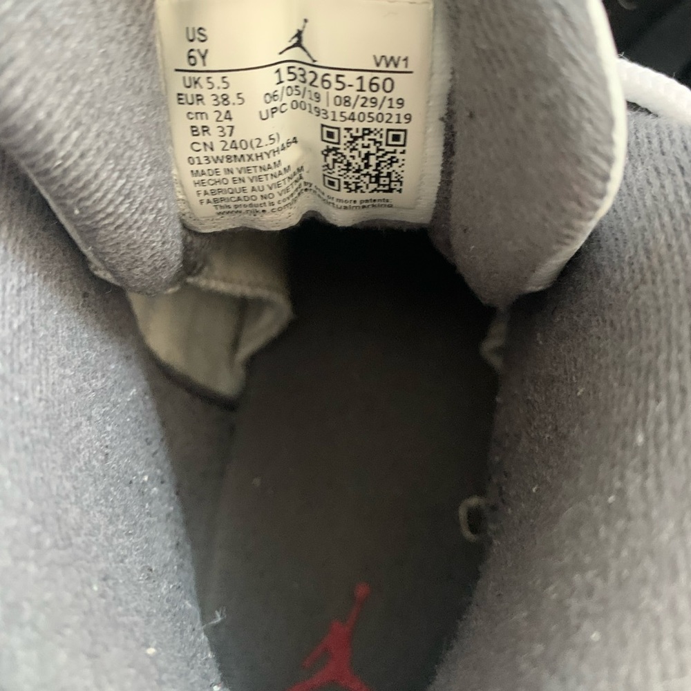 Air Jordan 12 Retro Size 6 (slightly worn)